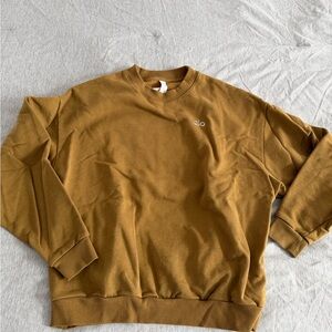 ALO Yoga Accolade Crew Neck Pullover